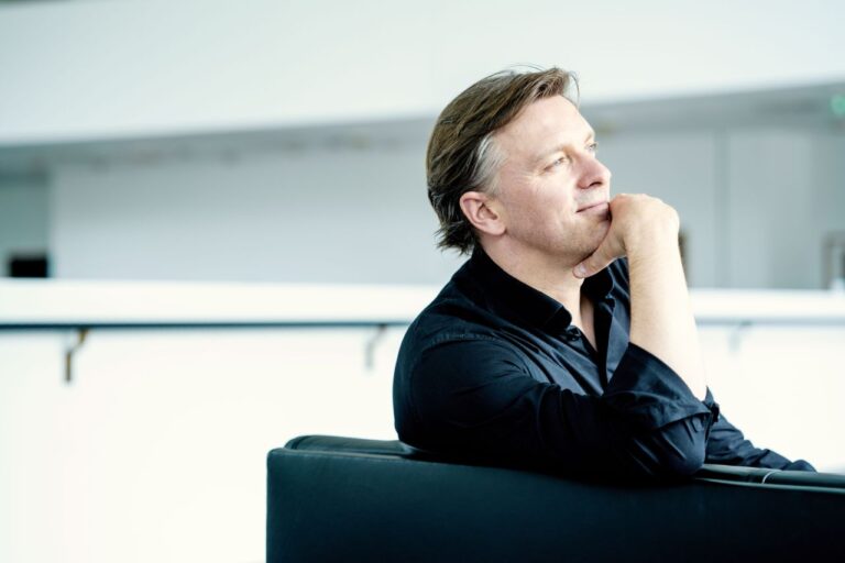 Tomas Netopil photo: Marco Borggreve